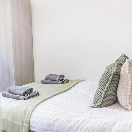 Cozy & Modern 2-bedroom In شقة بارو في فرنيس