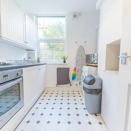 Apartmán Cozy & Modern 2-bedroom In Barrow-in-Furness