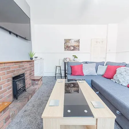 Cozy & Modern 2-bedroom In