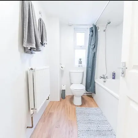 Cozy & Modern 2-bedroom In